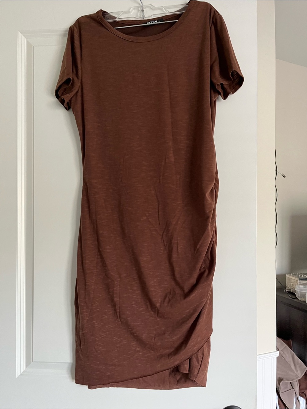 Brown Short-Sleeve Scoop Neck Dress